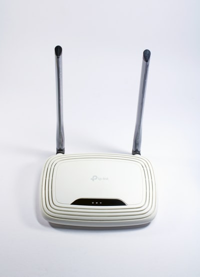 Wi-Fi用のモデムとルーターを接続する方法